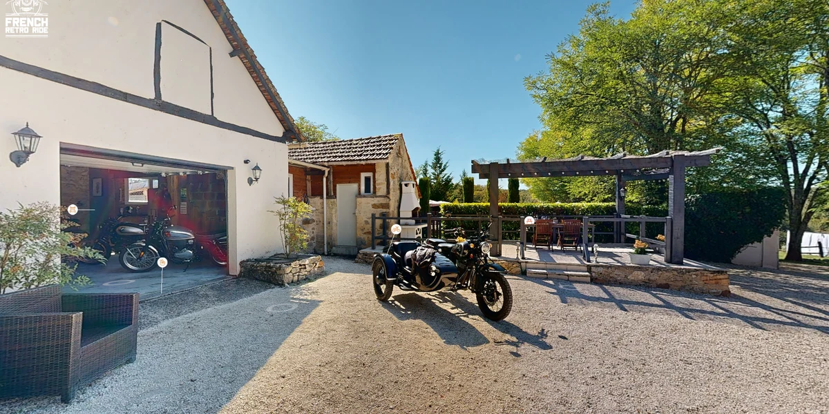 French Retro Ride - photo principale