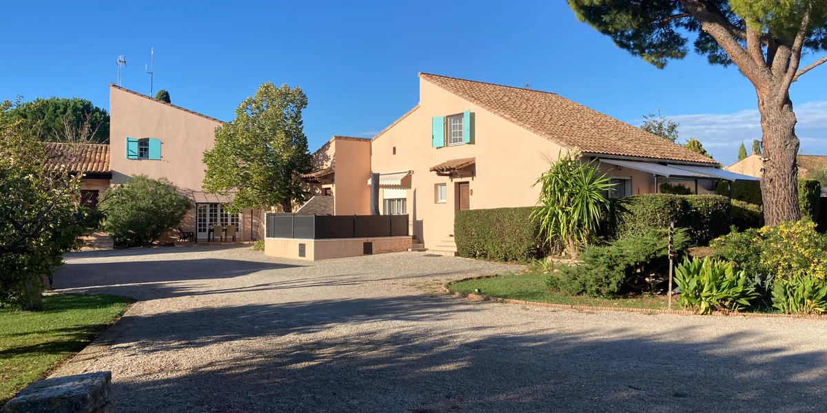 Les Bougainvillées de Camargue à Villetelle - voir plus